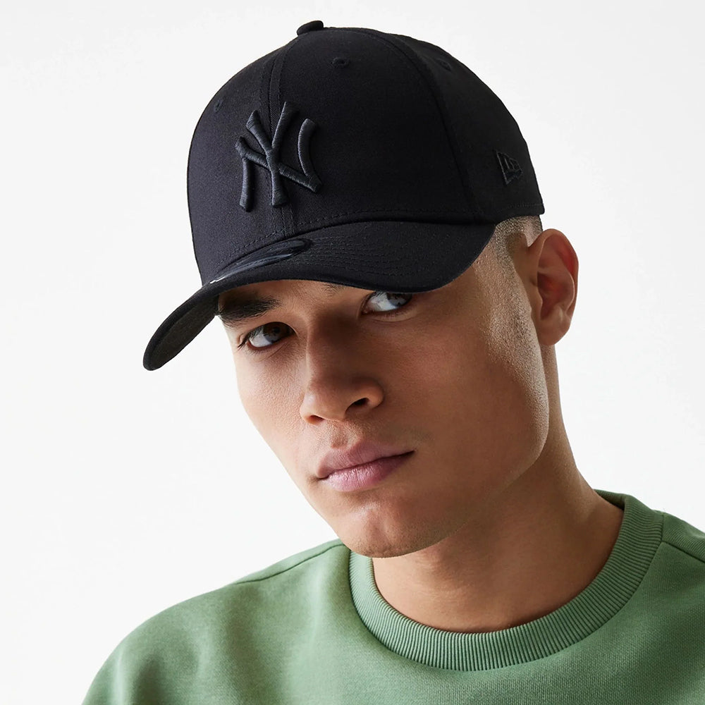 New Era 39THIRTY New York Yankees Baseball Cap - Schwarz auf Schwarz