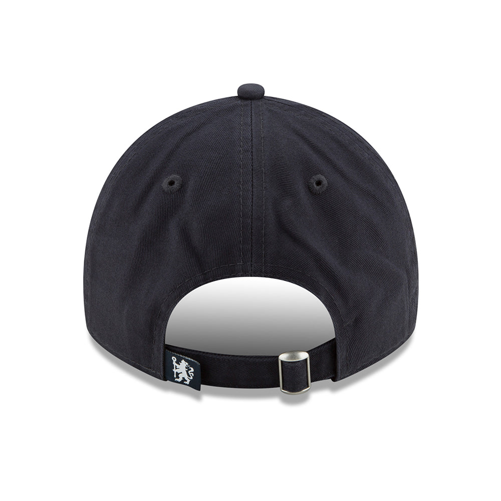 New Era 9TWENTY Chelsea FC Baseball Cap - Embroidered Lion Crest - Marineblau-Weiß