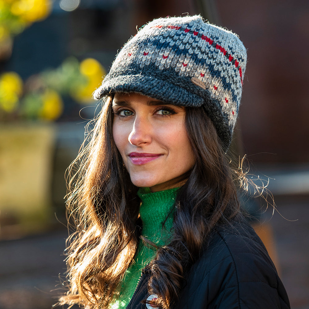 Kusan Brooklyn Beanie Mütze mit Visier Fair Isle - Grau-Anthrazit