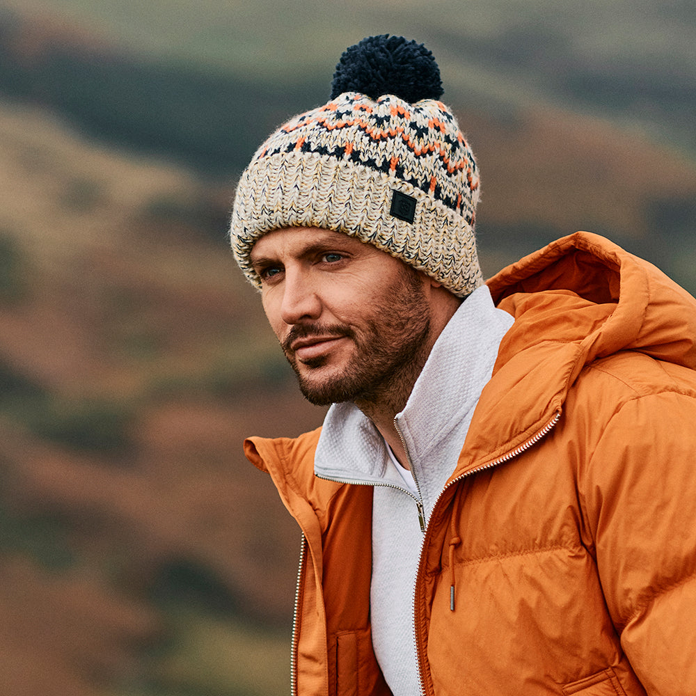 Failsworth Arctic Bommelmütze Fair Isle - Hellgrau-Marineblau-Orange