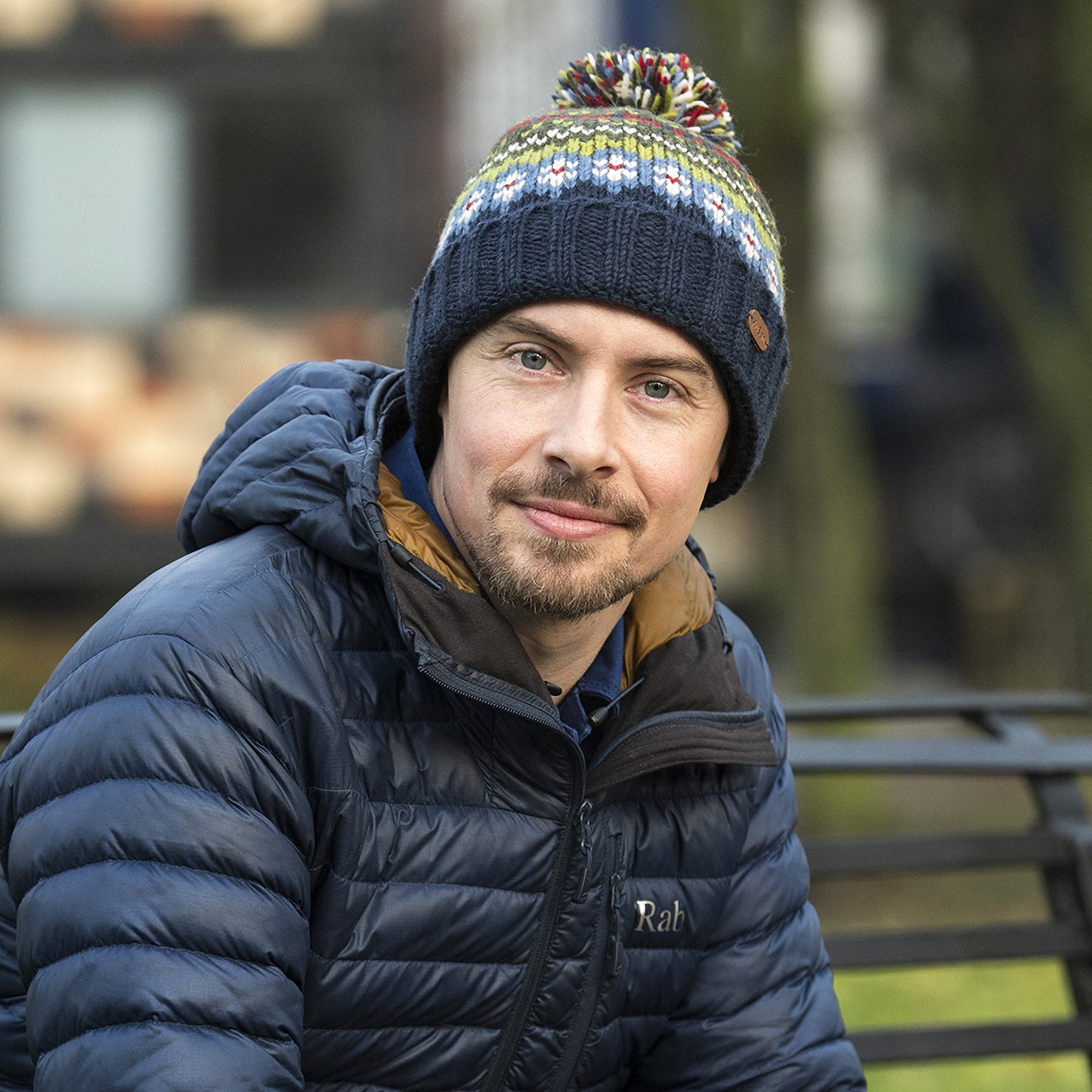 Kusan Mosaic Bommelmütze Fair Isle - Blau-Grün