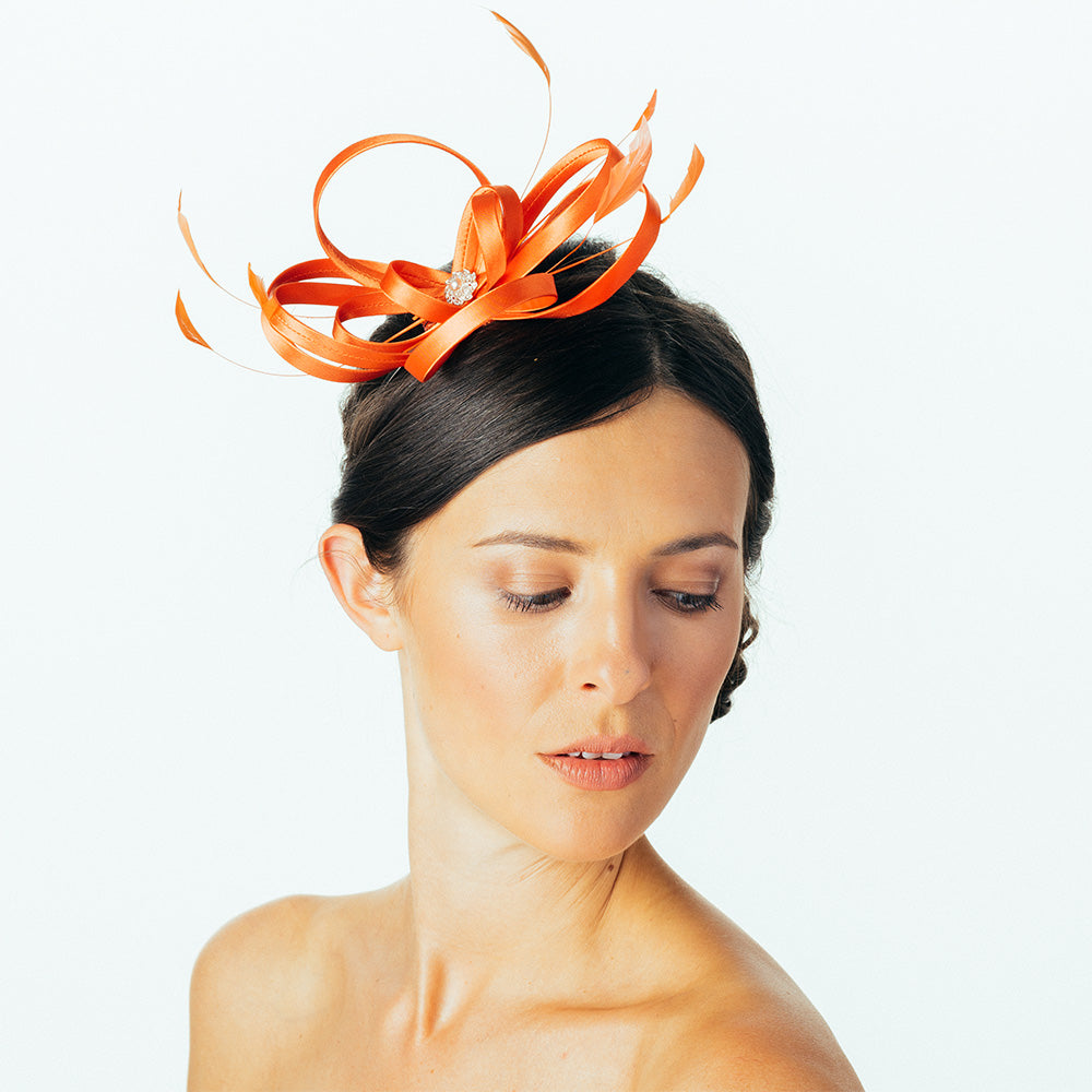 Failsworth Fascinator aus Satin - Orange