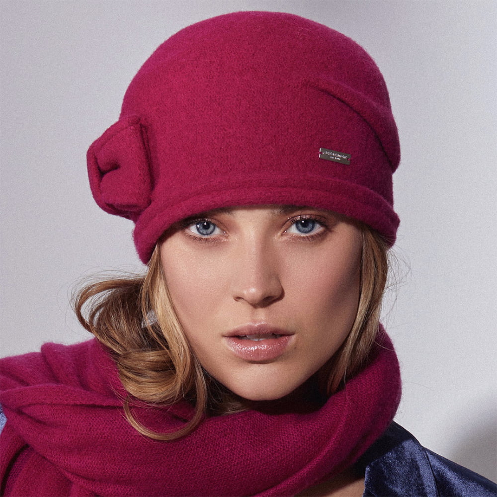Seeberger Boiled Glockenhut aus Schurwolle mit Schleife - Beerenfarben