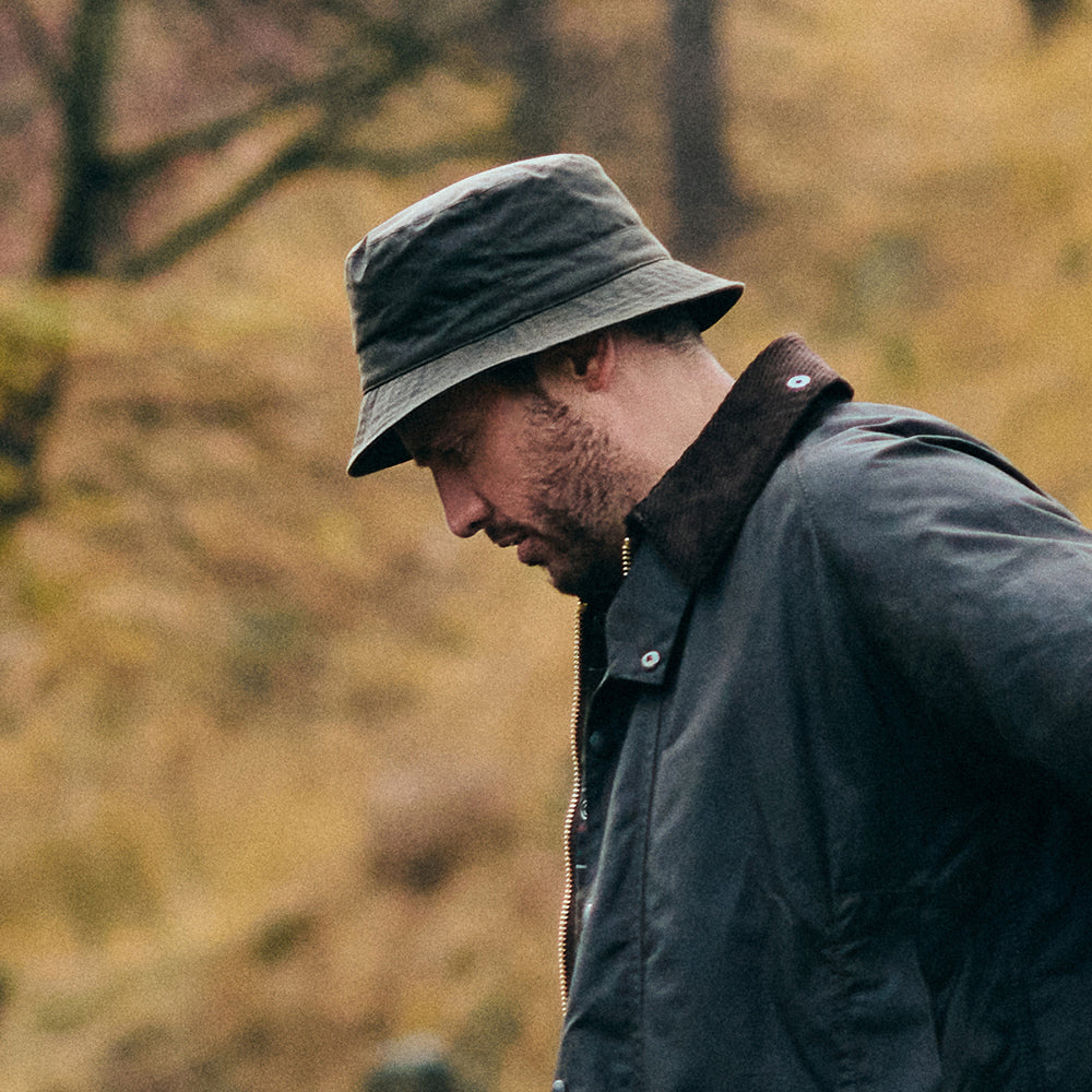 Failsworth Fischerhut aus British Waxed Cotton - Olivgrün