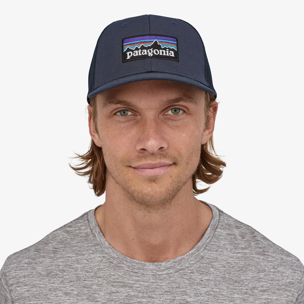 Patagonia P-6 Logo Trucker Cap aus organischer Baumwolle - Marineblau