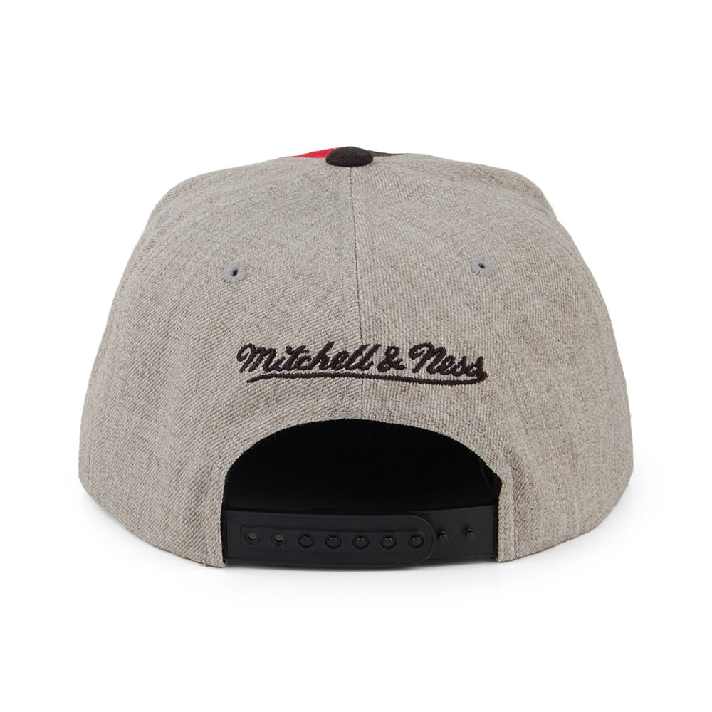 Mitchell & Ness Chicago Bulls Snapback Cap - Equip - Grau