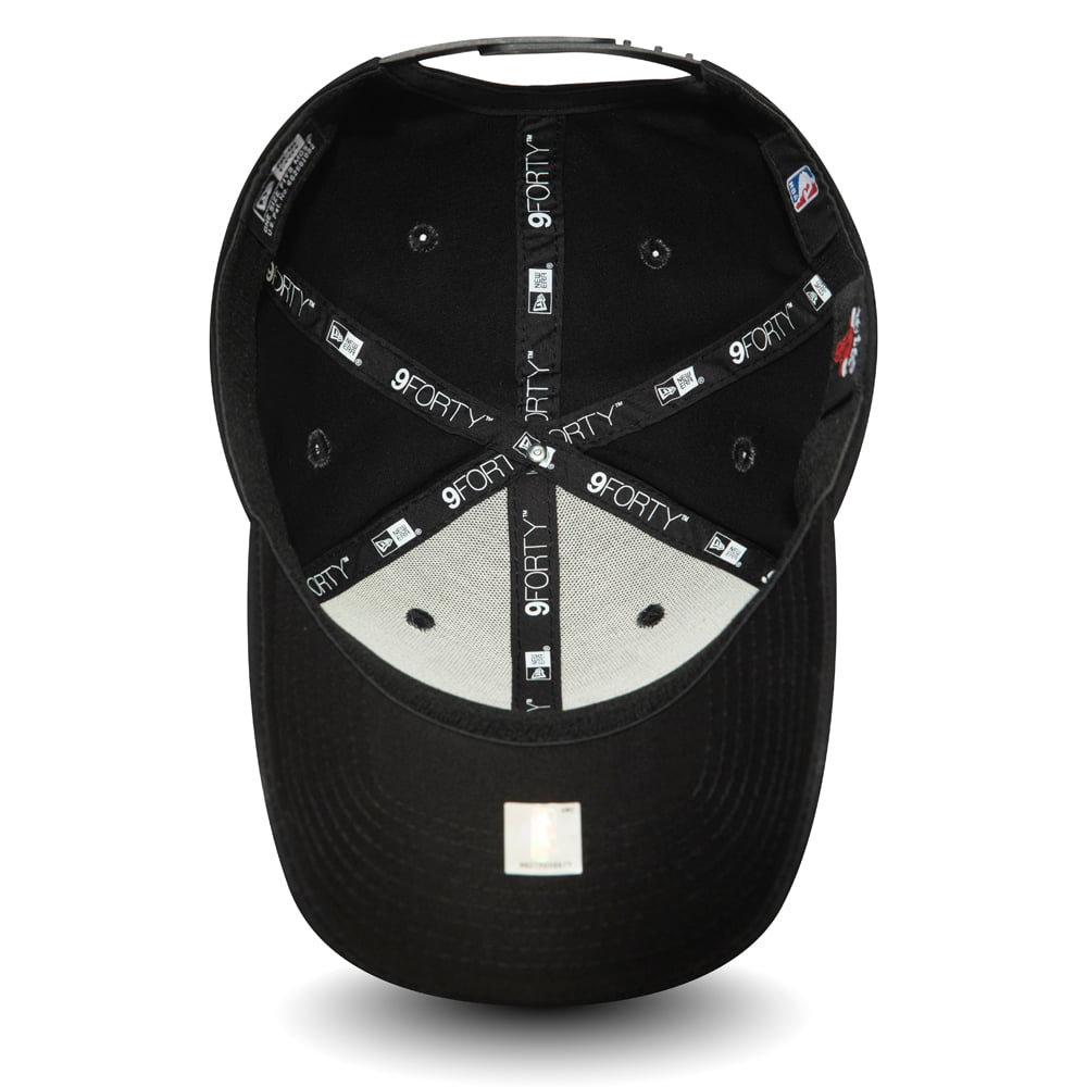 New Era 9FORTY Chicago Bulls Baseball Cap NBA Stretch Snap - Schwarz auf Schwarz