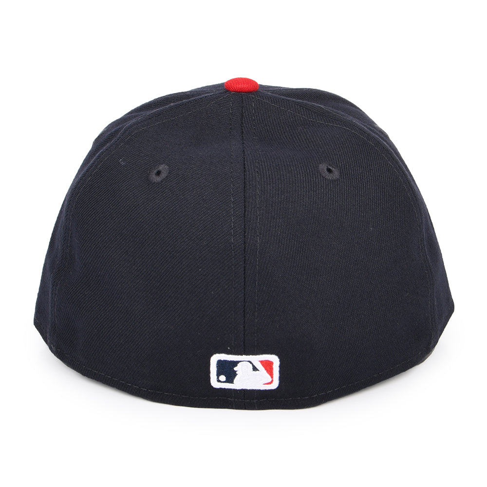 New Era 59FIFTY Flaches Profil Atlanta Braves Baseball Cap - MLB On Field AC Perf - Marineblau-Rot