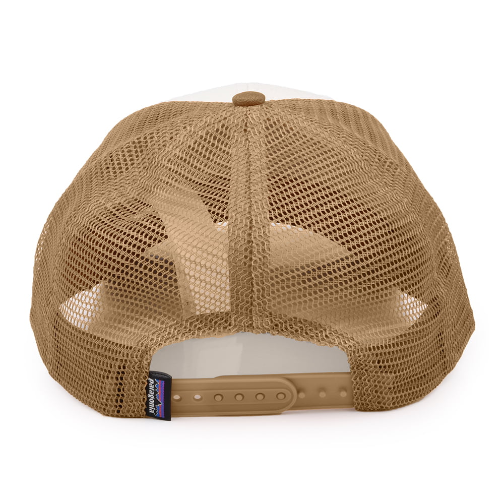 Patagonia P-6 Logo LoPro Trucker Cap aus organischer Baumwolle - Weiß-Braun