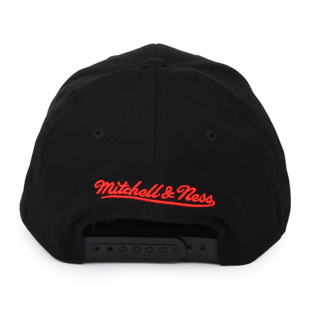 Mitchell & Ness Toronto Raptors Snapback Cap - NBA Team Ground Stretch - Schwarz