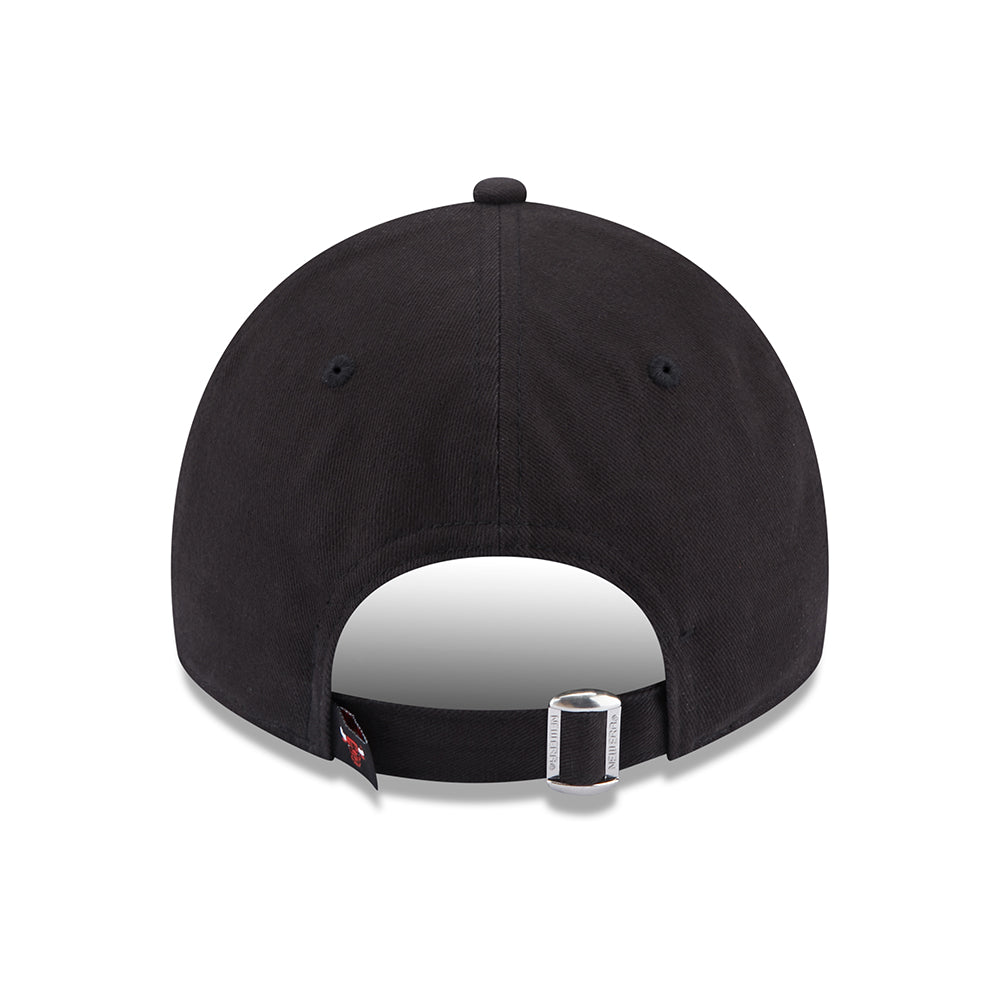 New Era 9TWENTY Chicago Bulls Baseball Cap - NBA Team Script - Schwarz-Rot