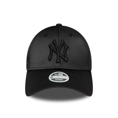 New Era Damen 9FORTY New York Yankees Baseball Cap - MLB Satin - Schwarz auf Schwarz