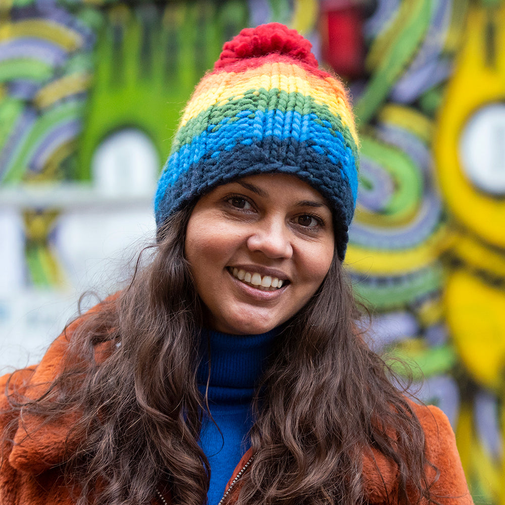 Kusan Regenbogen Garn Bommelmütze mit Perlmuster - Mehrfarbig