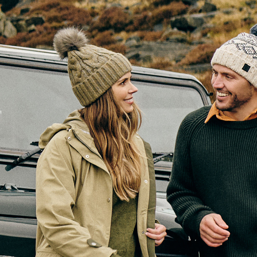 Failsworth Amelia Kunstfell Bommelmütze - Salbeigrün