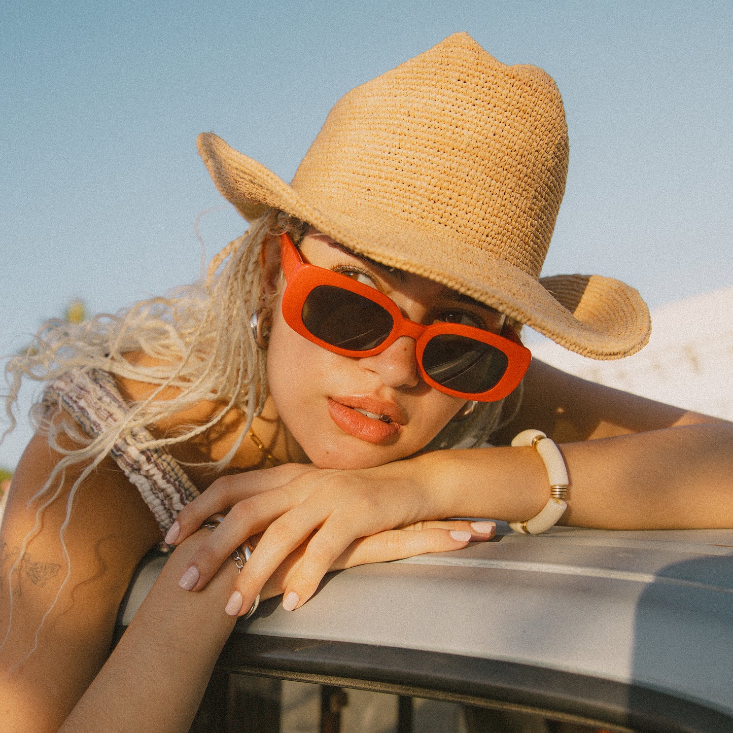 Brixton Odessa Gehäkelter Cowboy Hut aus Raffia Stroh - Hellbraun