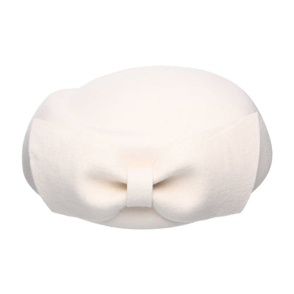 Whiteley Avery Pillbox Hut aus Wolle mit Schleife - Winterweiß