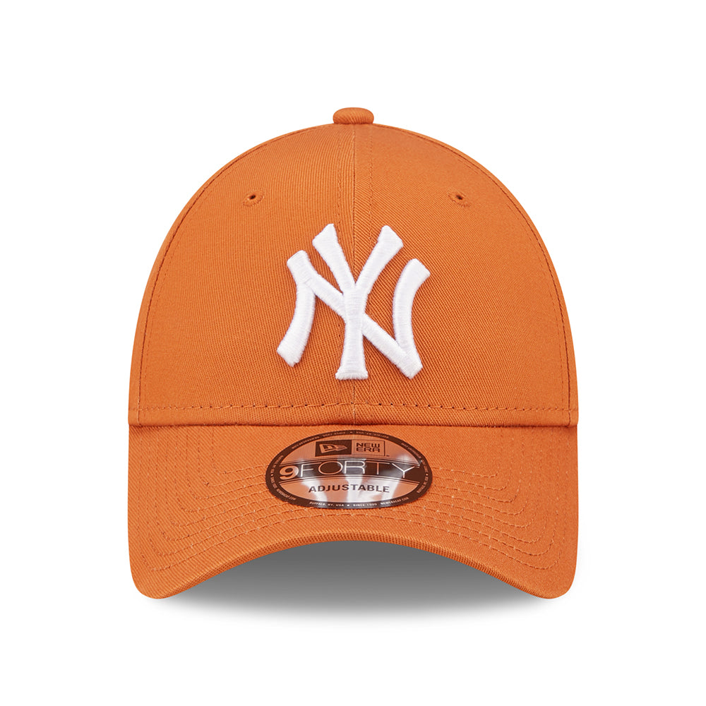 New Era 9FORTY New York Yankees Baseball Cap - MLB League Essential II - Verbranntes Orange-Weiß
