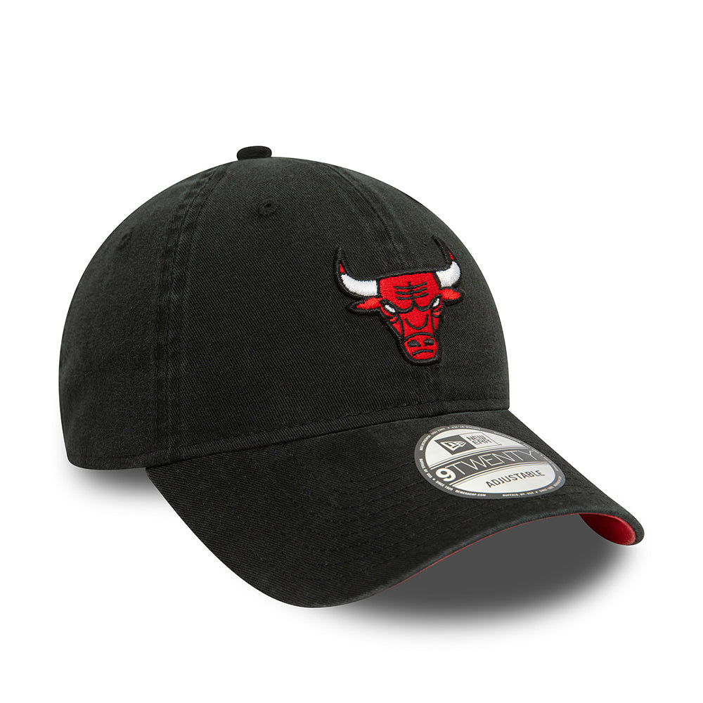 New Era 9TWENTY Chicago Bulls Baseball Cap - NBA Contrast Underbrim - Verwaschenes Schwarz-Rot