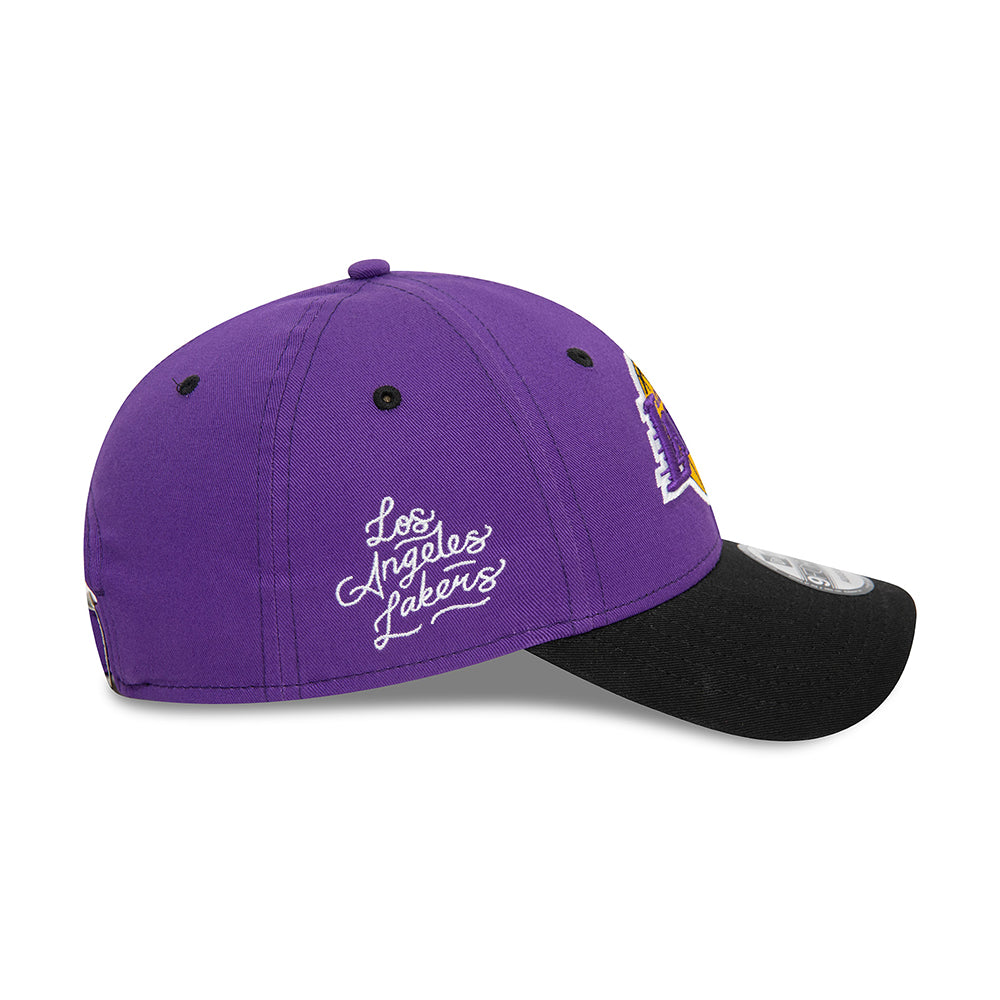 New Era 9FORTY L.A. Lakers Baseball Cap - NBA Side Patch - Lila-Schwarz