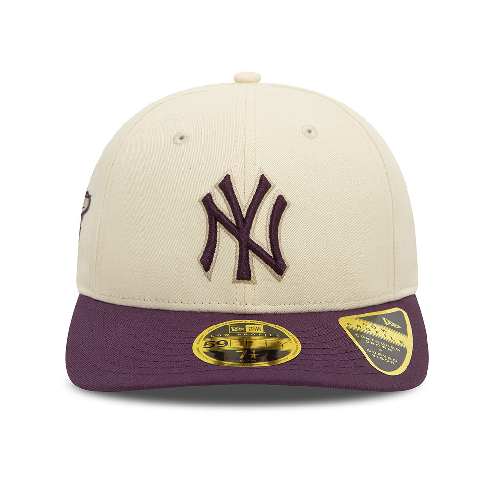 New Era 59FIFTY Low Profile New York Yankees Baseball Cap - MLB Seasonal World Series - Helles Cremefarben-Zwetschge