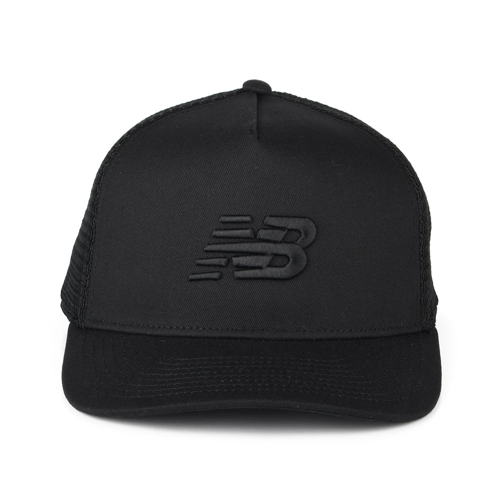 New Balance Sport Essentials Trucker Cap - Schwarz auf Schwarz
