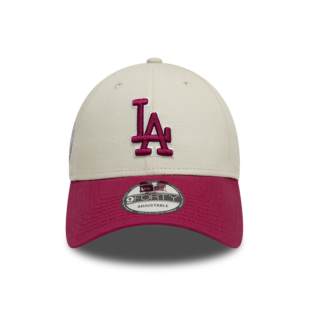 New Era 9FORTY L.A. Dodgers Baseball Cap - MLB World Series Patch - Elfenbein-Kirschrot