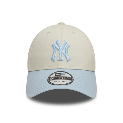 New Era 9FORTY New York Yankees Baseball Cap - MLB World Series Patch - Elfenbein-Hellblau
