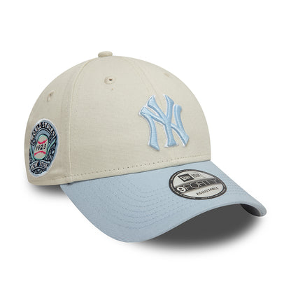 New Era 9FORTY New York Yankees Baseball Cap - MLB World Series Patch - Elfenbein-Hellblau