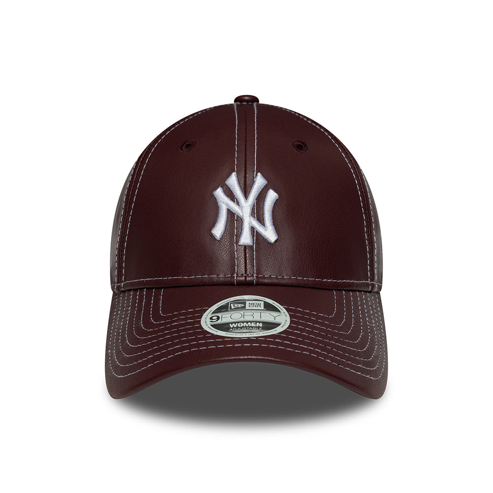 New Era Damen 9FORTY New York Yankees Baseball Cap - MLB Topstitch PU - Burgunderrot-Weiß
