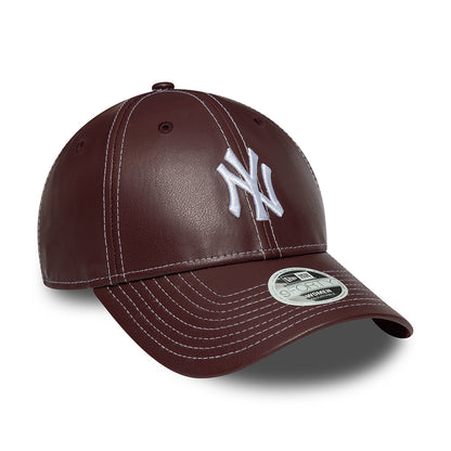 New Era Damen 9FORTY New York Yankees Baseball Cap - MLB Topstitch PU - Burgunderrot-Weiß