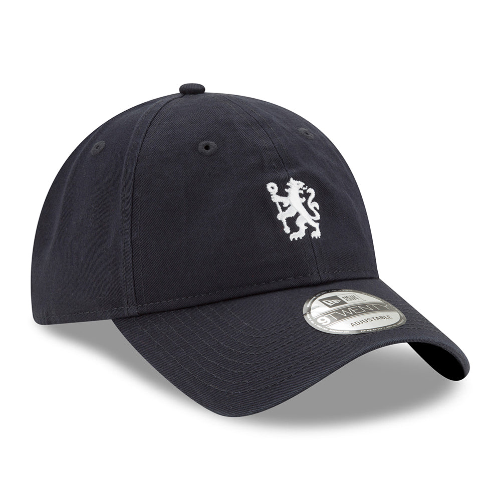 New Era 9TWENTY Chelsea FC Baseball Cap - Embroidered Lion Crest - Marineblau-Weiß