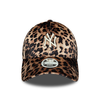 New Era Damen 9FORTY New York Yankees Baseball Cap - MLB Leopard Velour - Braun-Creme