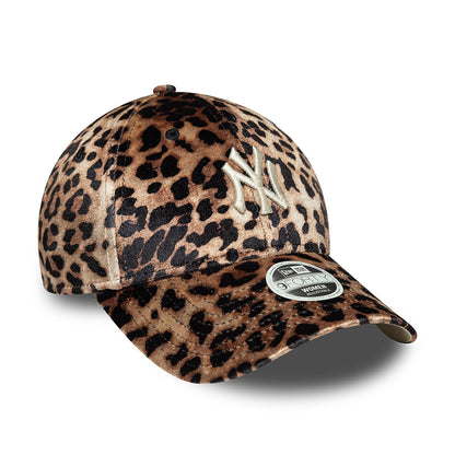 New Era Damen 9FORTY New York Yankees Baseball Cap - MLB Leopard Velour - Braun-Creme