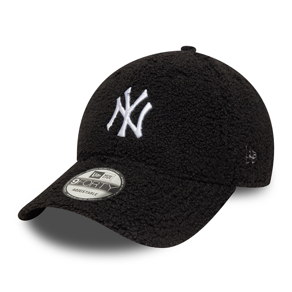 New Era 9FORTY New York Yankees Baseball Cap - MLB Winter Borg - Schwarz-Weiß