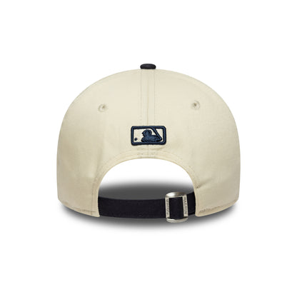 New Era 9FORTY M-Crown New York Yankees Baseball Cap - MLB Wordmark - Cremefarben-Marineblau