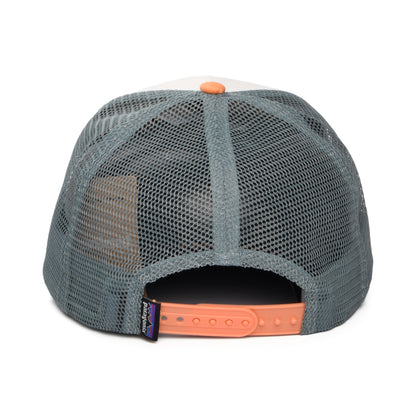 Patagonia P-6 Logo LoPro Trucker Cap aus organischer Baumwolle - Weiß-Pfirsich-Schieferblau