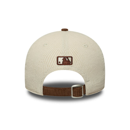 New Era 9FORTY M-Crown New York Yankees Baseball Cap - MLB Cord - Cremefarben-Tiefbraun