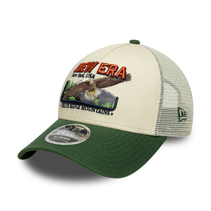 New Era 9FORTY M-Crown A-Frame Trucker Cap - Outdoor Graphic - Cremefarben-Dunkelgrün