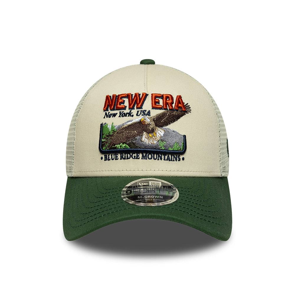 New Era 9FORTY M-Crown A-Frame Trucker Cap - Outdoor Graphic - Cremefarben-Dunkelgrün