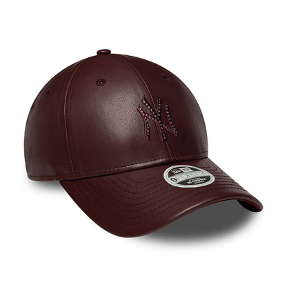 New Era Damen 9FORTY M-Crown New York Yankees Baseball Cap - MLB Diamante PU - Burgunderrot
