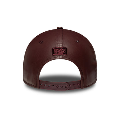 New Era Damen 9FORTY M-Crown New York Yankees Baseball Cap - MLB Diamante PU - Burgunderrot