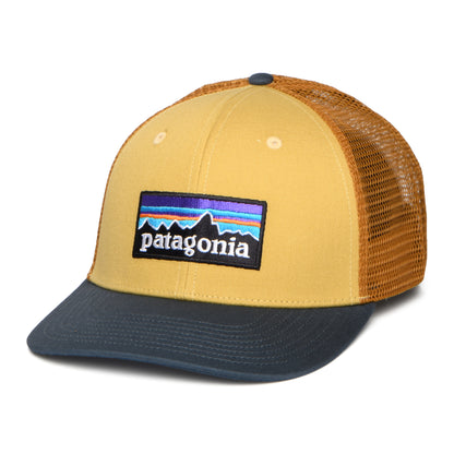 Patagonia P-6 Logo Trucker Cap aus organischer Baumwolle - Hellbraun-Schieferblau