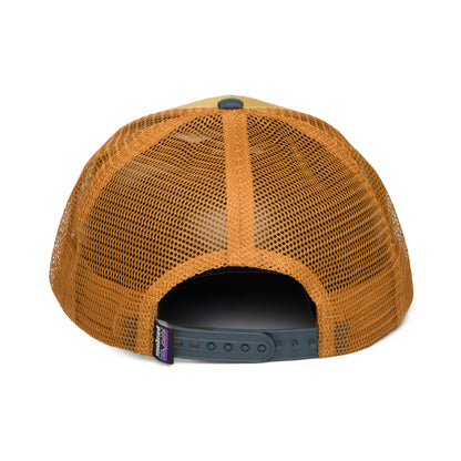 Patagonia P-6 Logo Trucker Cap aus organischer Baumwolle - Hellbraun-Schieferblau