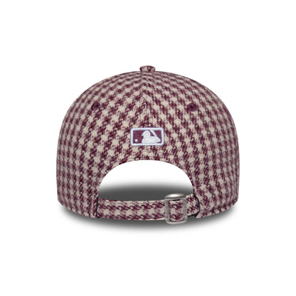 New Era Damen 9FORTY M-Crown New York Yankees Baseball Cap - MLB Houndstooth - Cremefarben-Burgunderrot