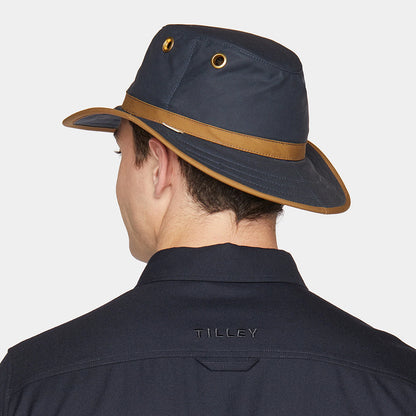 Tilley TWC7 Outback Hut aus gewachster Baumwolle - Marineblau-Hellbraun