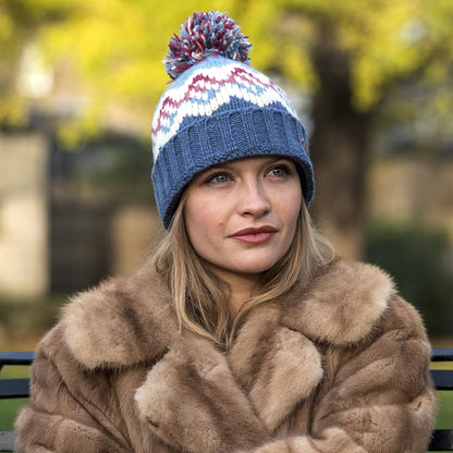 Kusan Turn Up Bommelmütze Gemustert - Denim Blau-Cremefarben