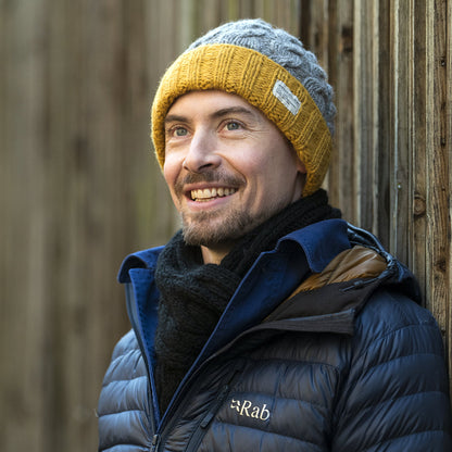 Kusan 2-Tone Turn Up Beanie Mütze mit Zopfstrickmuster - Grau-Gelb