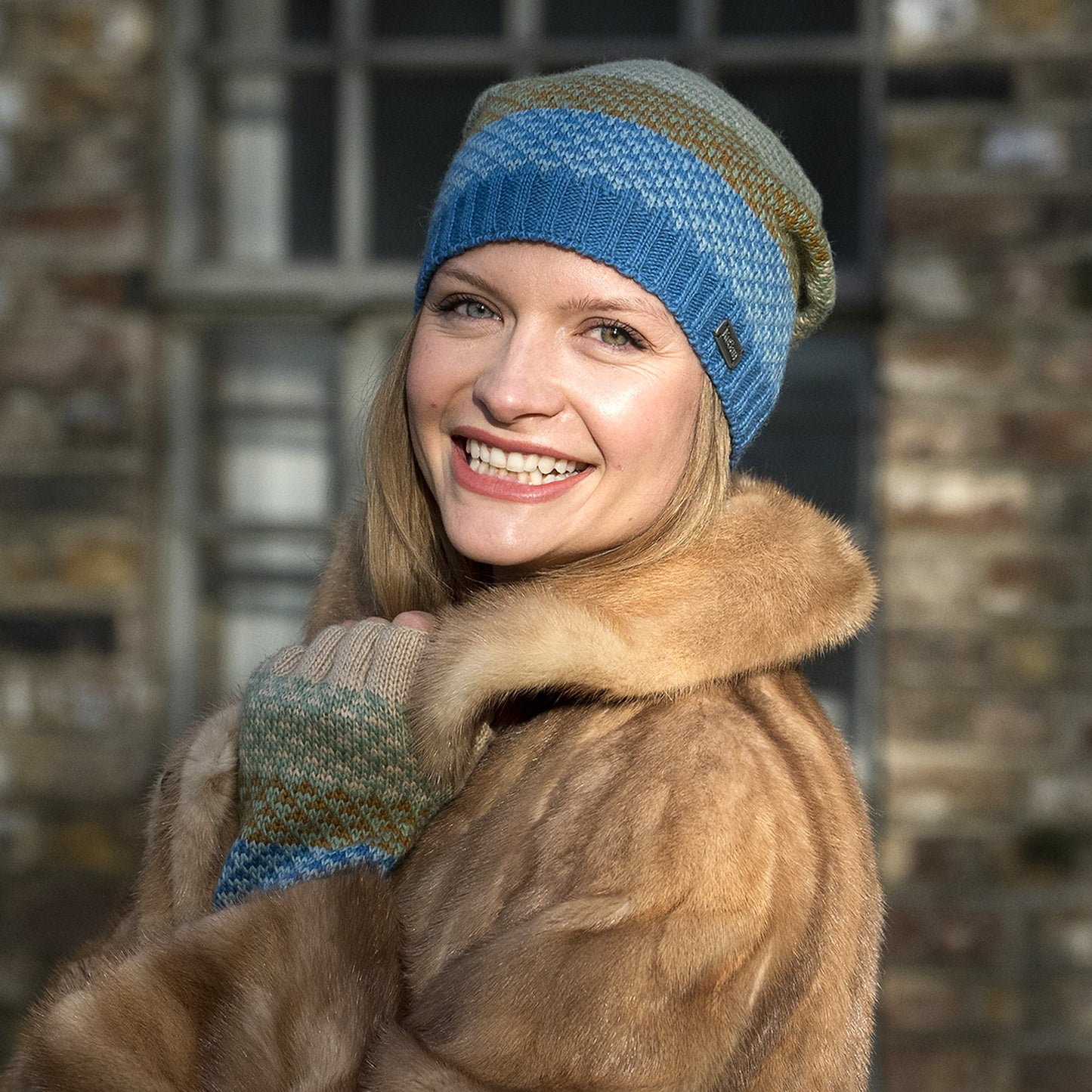 Kusan Button Down Beanie Mütze Jacquard - Blau-Creme