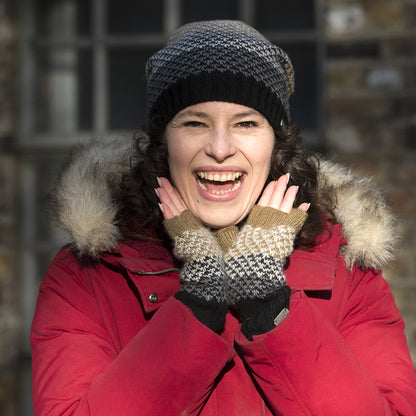 Kusan Button Down Beanie Mütze Jacquard - Schwarz-Creme