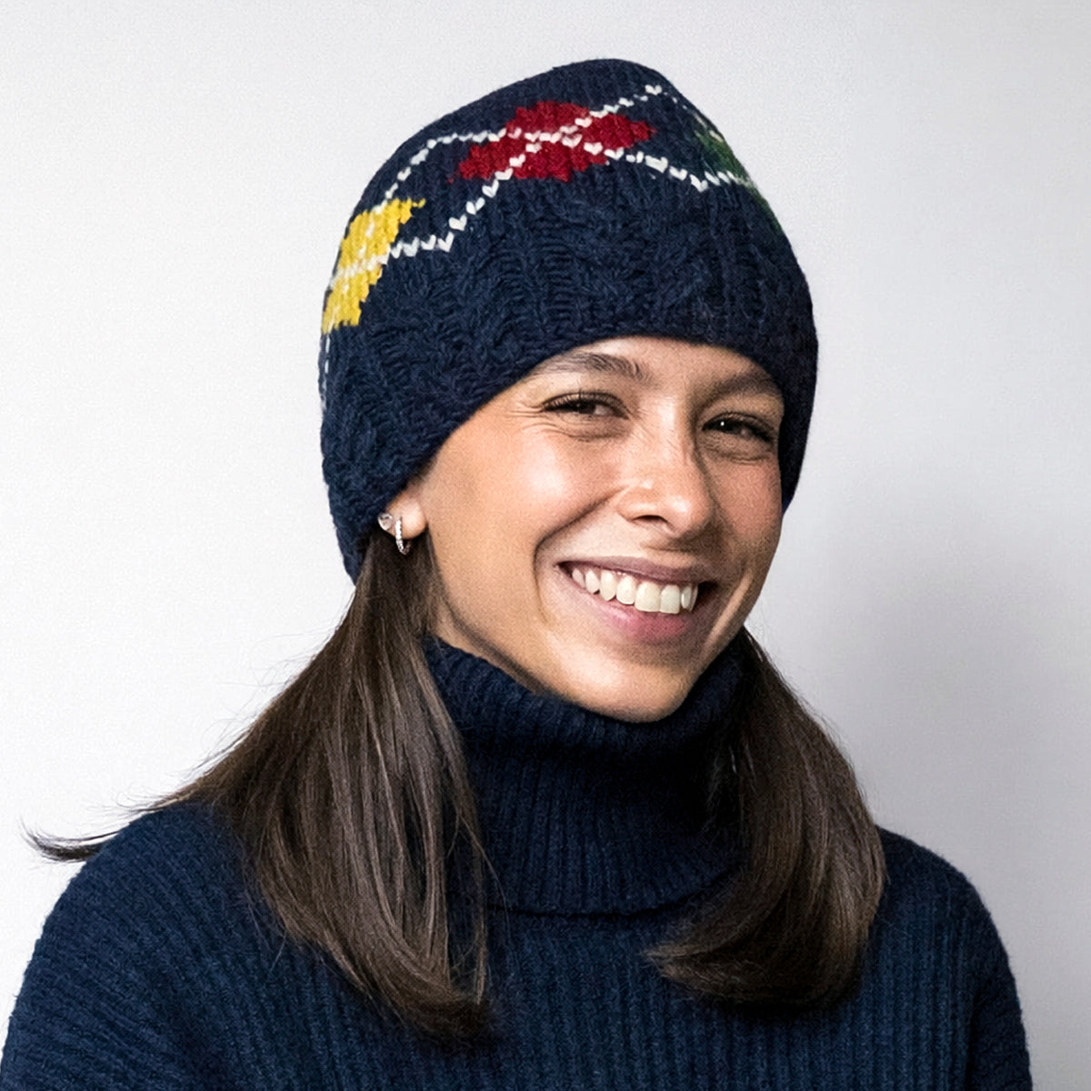 Kusan Lozenge Beanie Mütze mit Zopfstrickmuster - Marineblau